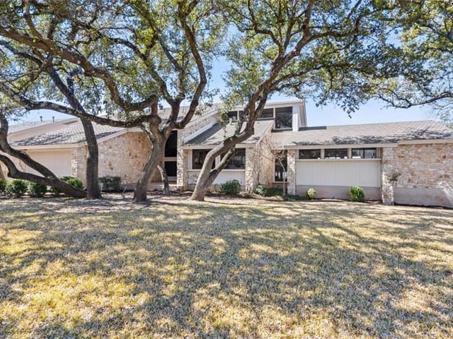 7400 Valburn